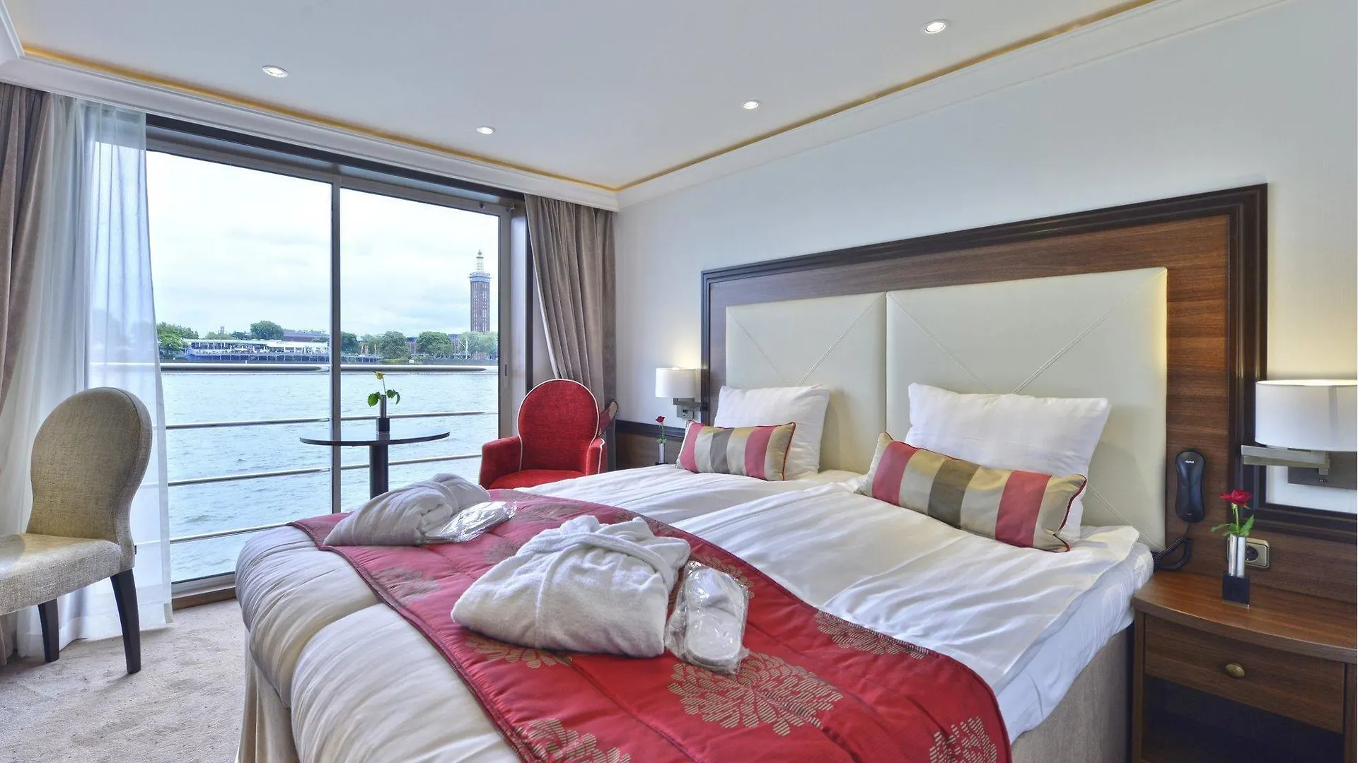 Faircruise Business Hotelship Köln 4*,